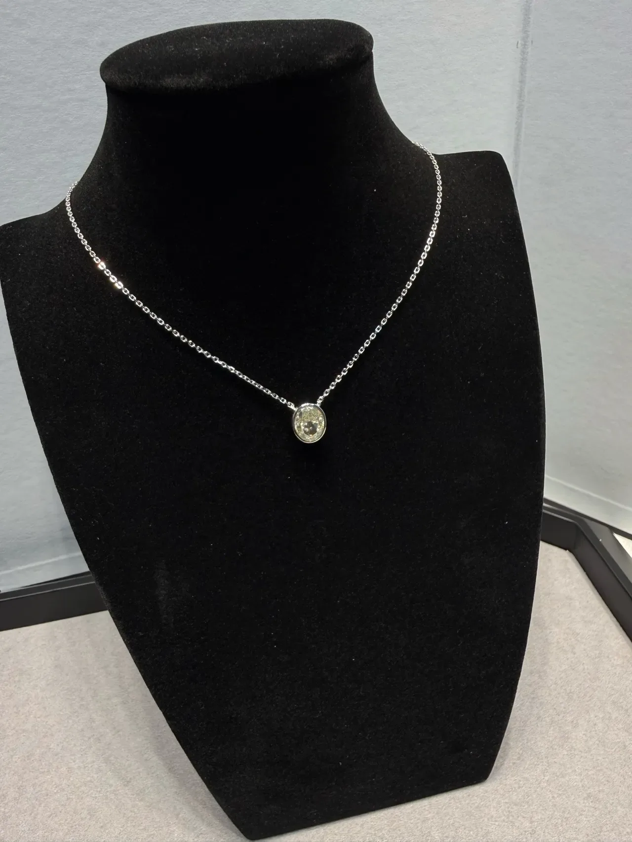 Silver White Oval-Cut Stone Bezel-Set Necklace 3