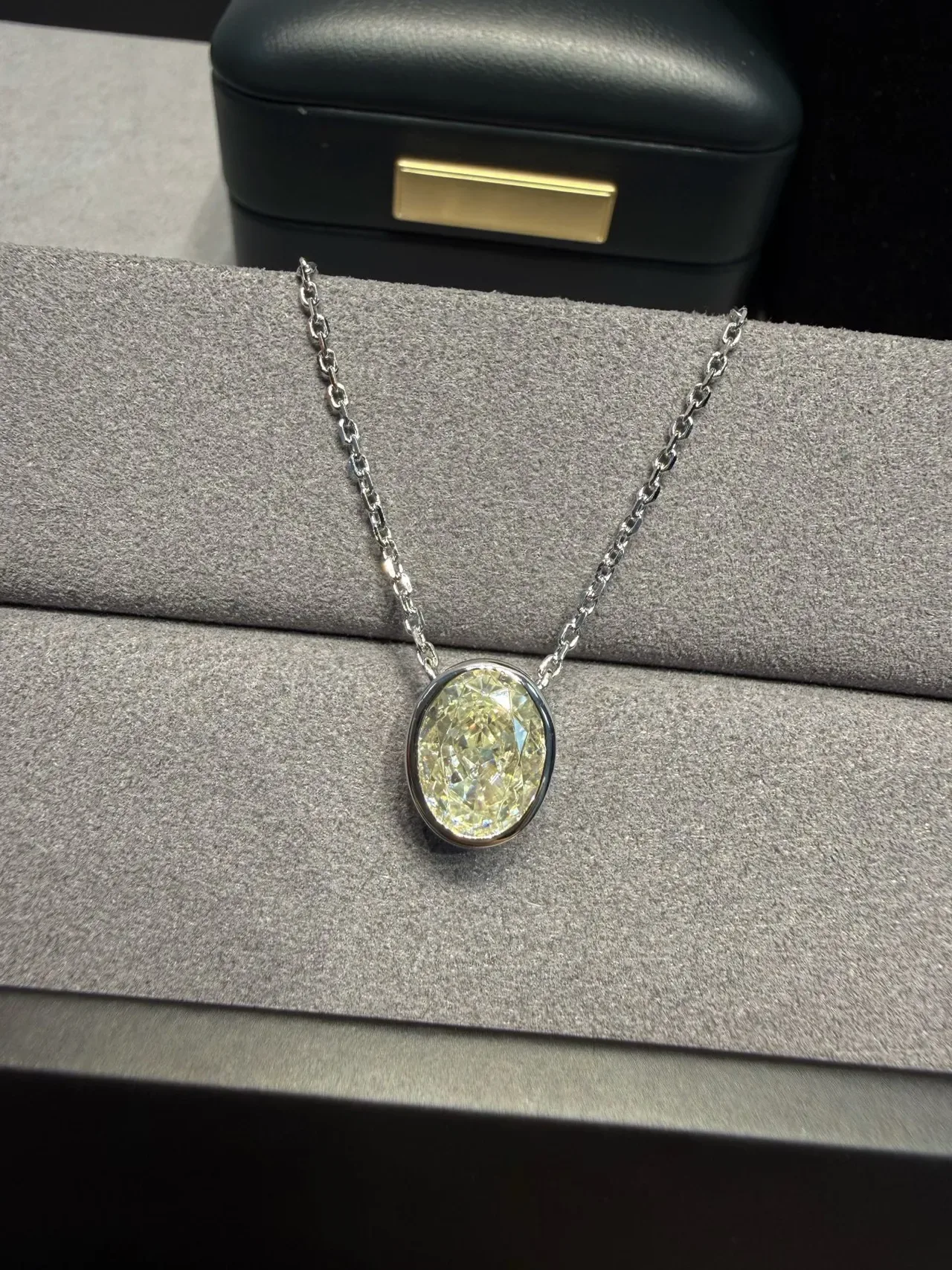 Silver White Oval-Cut Stone Bezel-Set Necklace 7
