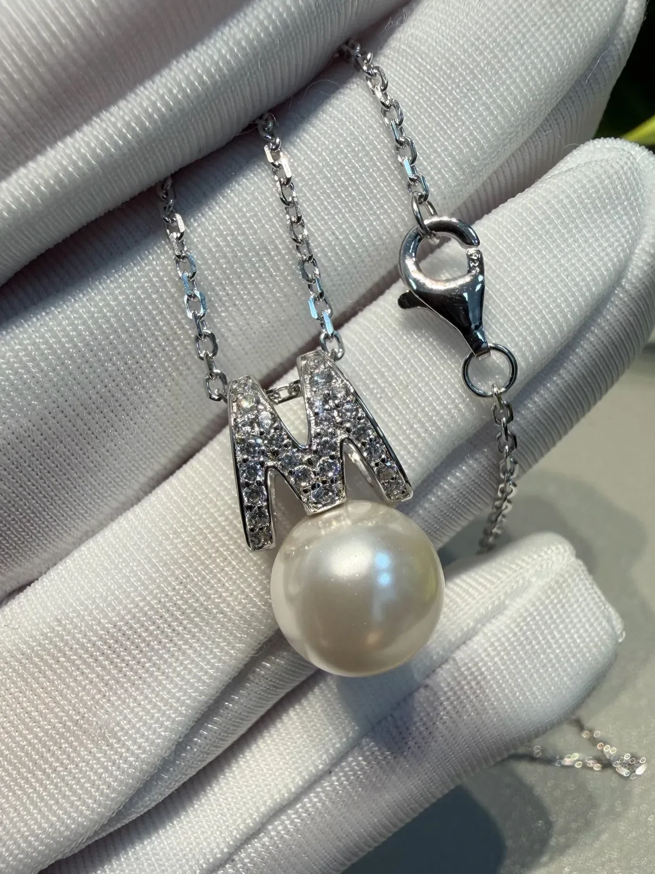 Silver White Pearl Pendant Pavé-Set Metal Motif Necklace 6