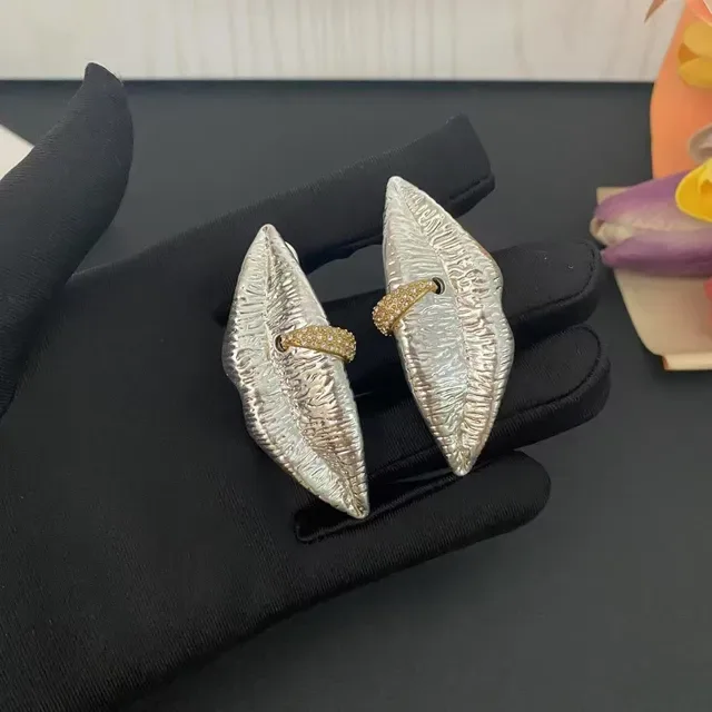 Textured Leaf-Shaped Pavé-Band Stud Earrings 5