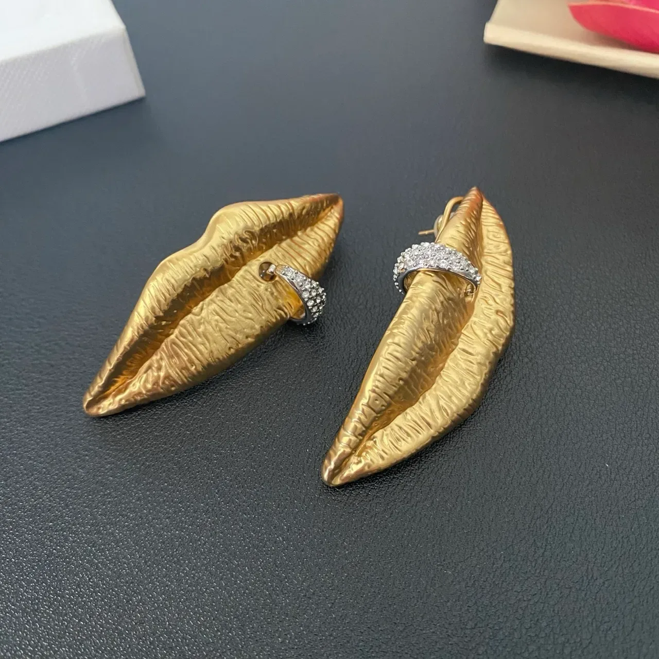 Textured Leaf-Shaped Pavé-Band Stud Earrings 8