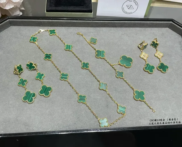 Three-Tier Clover-Shaped Malachite Stone Gold-Tone Dangling Earrings 3