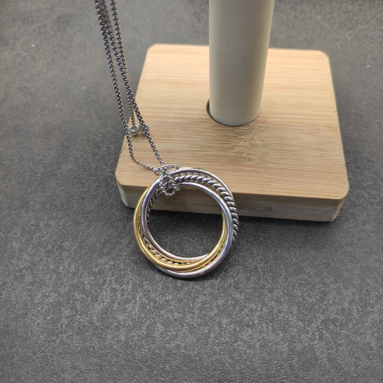 Two-Tone Interlocking Rope-Textured Triple Ring Necklace 2