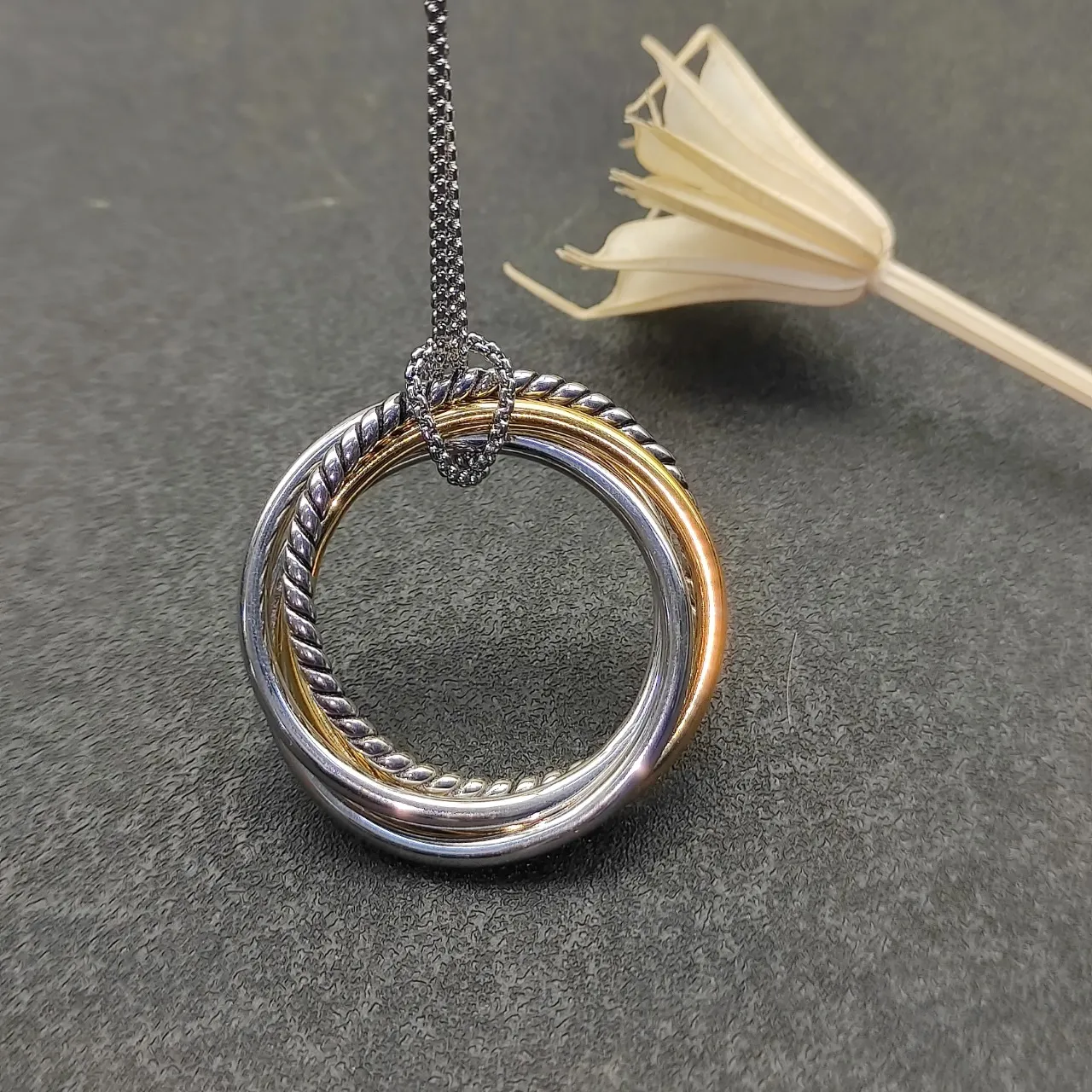Two-Tone Interlocking Rope-Textured Triple Ring Necklace 6