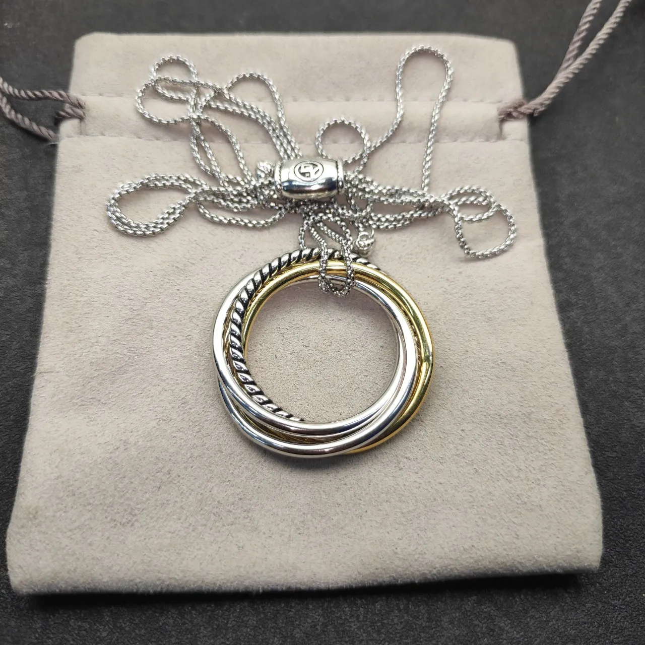 Two-Tone Interlocking Rope-Textured Triple Ring Necklace 8