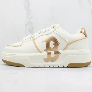 Sneakers chunky plataforma com monograma branco e dourado