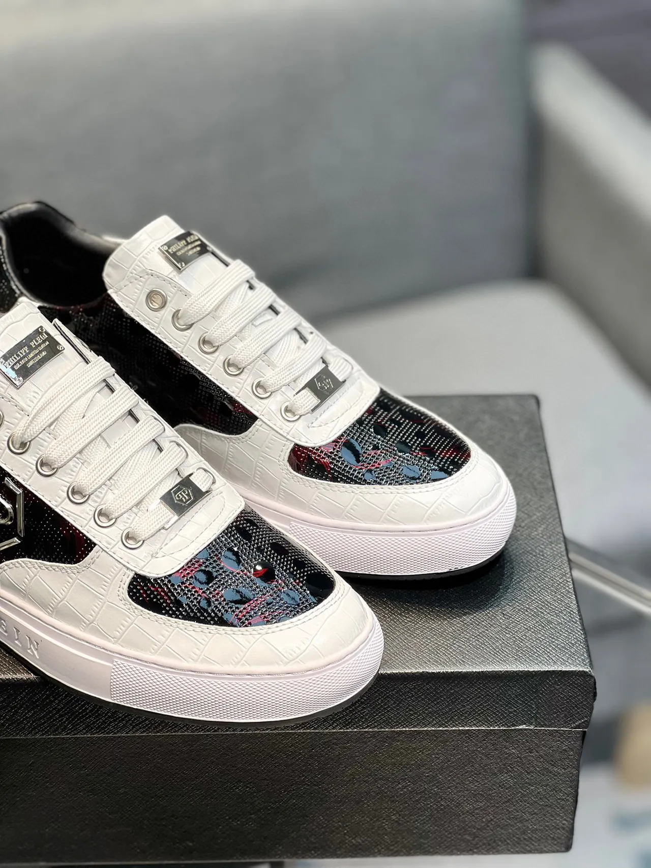 White Black Croc-Embossed Leather Mesh Side Panel Sneakers 8