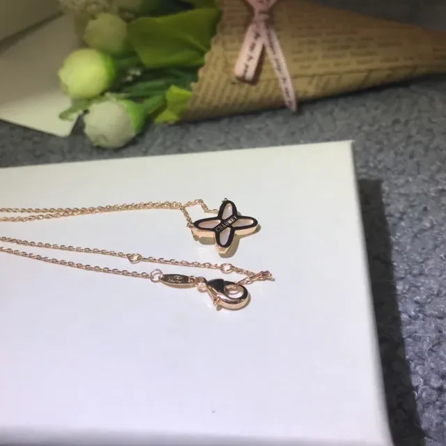 White Gold Cross-Shaped Pendant Metal Necklace 7