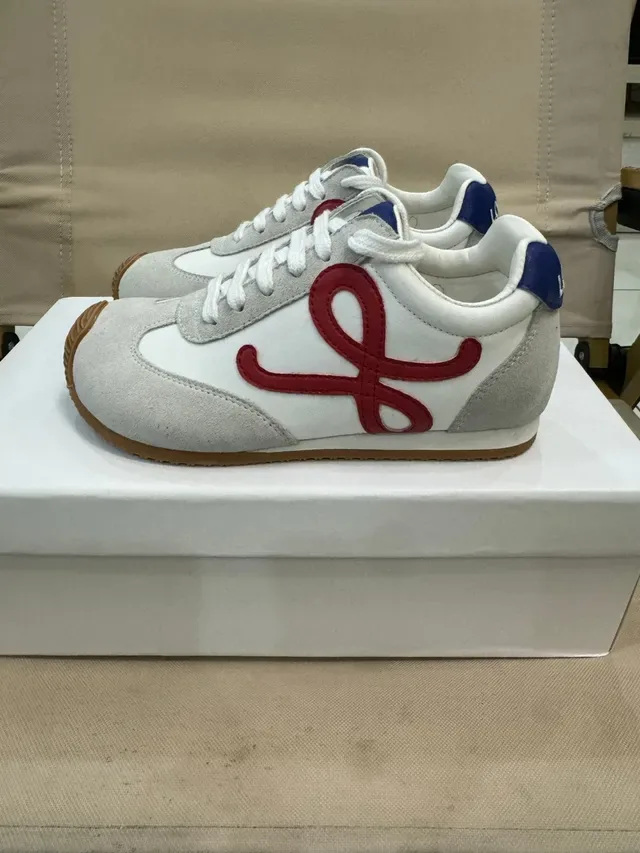 White Gray Retro Runner Silhouette Mixed Suede-Leather Upper Lifestyle Sneakers 5