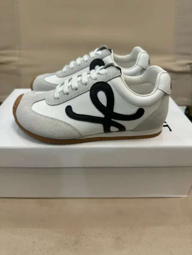 White Gray Retro Runner Silhouette Mixed Suede-Leather Upper Lifestyle Sneakers 6