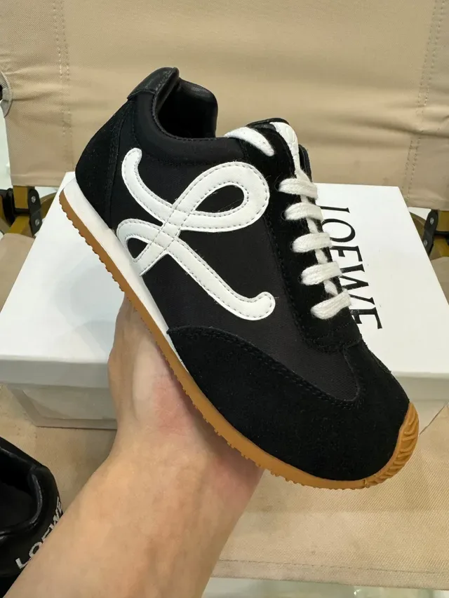 White Gray Retro Runner Silhouette Mixed Suede-Leather Upper Lifestyle Sneakers 8