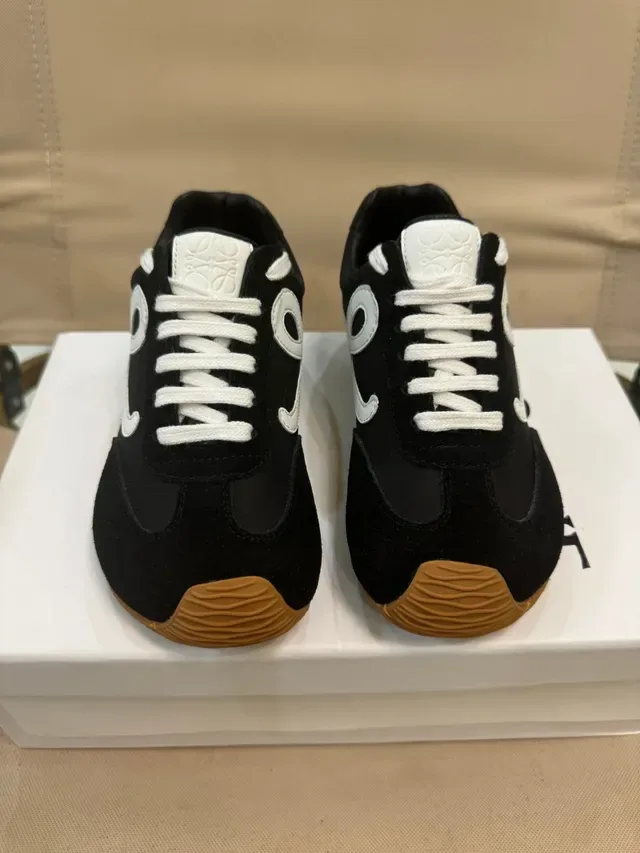 White Gray Retro Runner Silhouette Mixed Suede-Leather Upper Lifestyle Sneakers 9