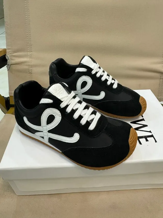 White Gray Retro Runner Silhouette Mixed Suede-Leather Upper Lifestyle Sneakers 14