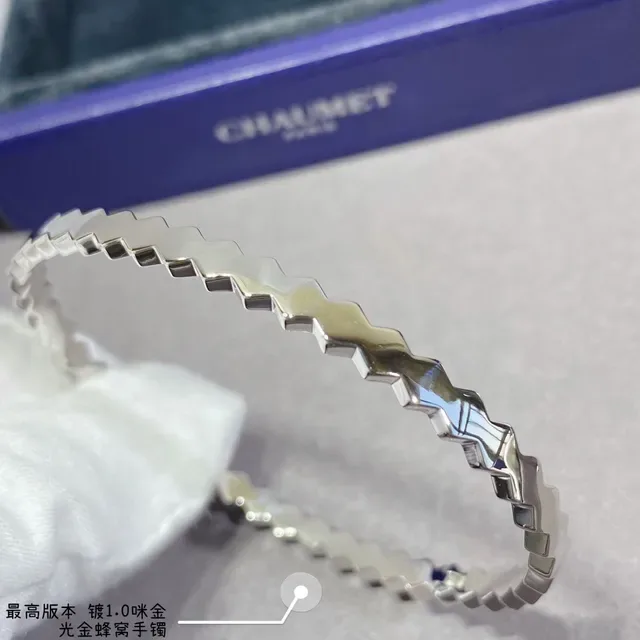Zigzag Geometric Honeycomb-Style Metallic Bangle Bracelets 5