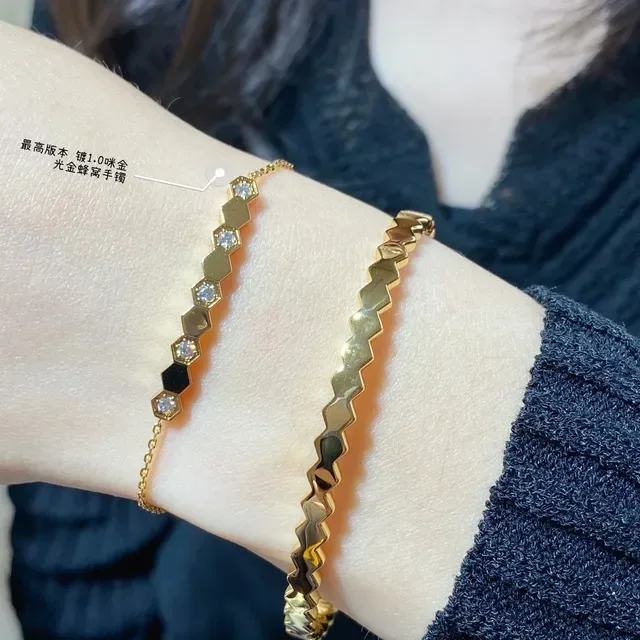 Zigzag Geometric Honeycomb-Style Metallic Bangle Bracelets 9