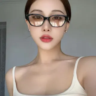 Gentle Monster Black Pink Cat-Eye Silhouette Gradient Tinted Lenses Optical Glasses