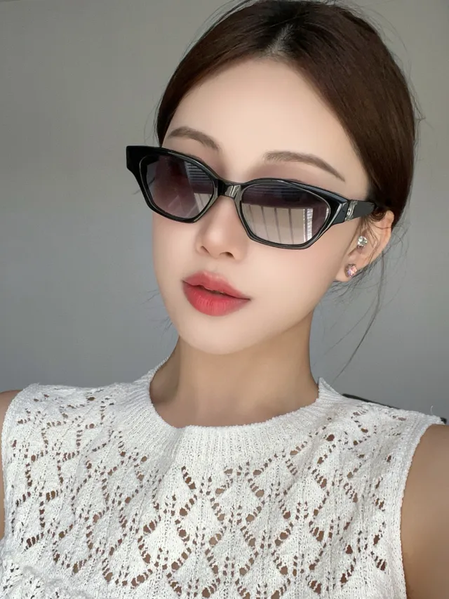 Gentle Monster Black Pink Cat-Eye Silhouette Gradient Tinted Lenses Optical Glasses 2