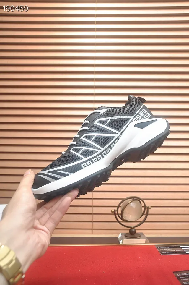 Givenchy City Sport Noir et Blanc géométrique style de vie sneakers 5