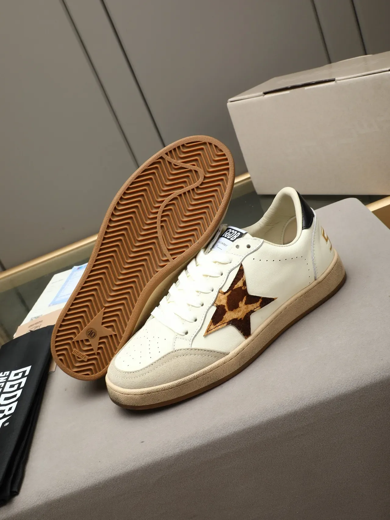 Golden Goose Ball Star Off-White Leopard Star chaussures lifestyle 4