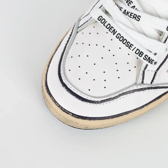 Golden Goose Superstar tênis lifestyle com logotipo de estrela branco e preto 5