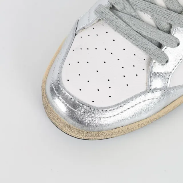 Golden Goose blanc argent baskets basses emblème étoile sneakers lifestyle 5