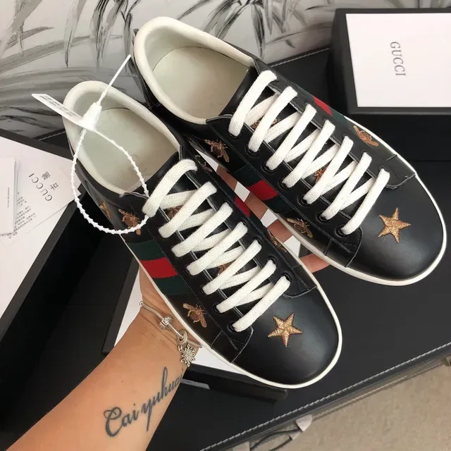Gucci Ace أحذية رياضية سوداء جلدية مطرزة نحلة ونجم نمط حياة 8