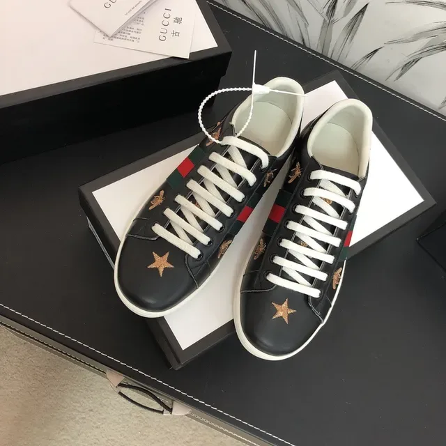 Gucci Ace أحذية رياضية سوداء جلدية مطرزة نحلة ونجم نمط حياة 9