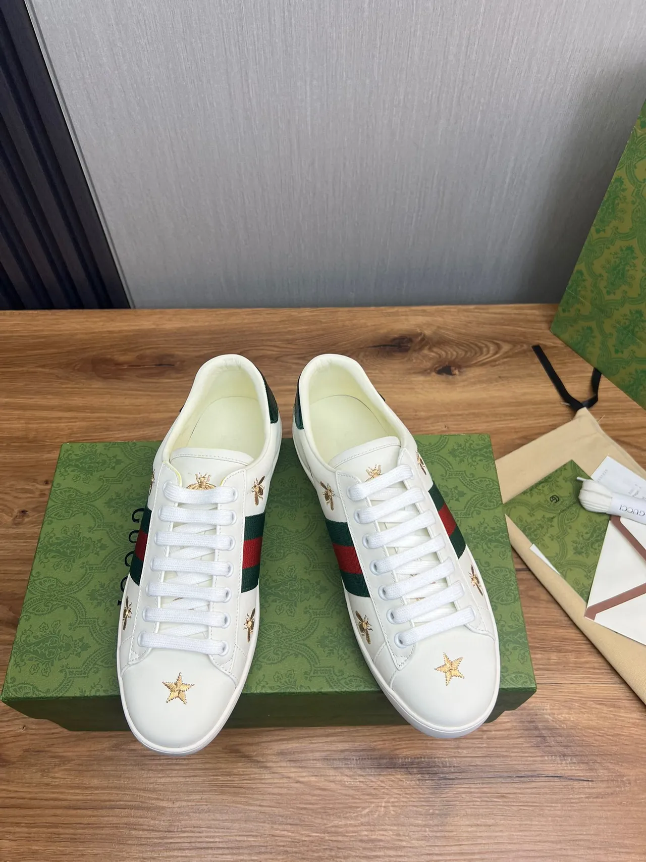 Gucci Ace White Green Leather Upper Web Stripe Detail Lifestyle Sneakers 2