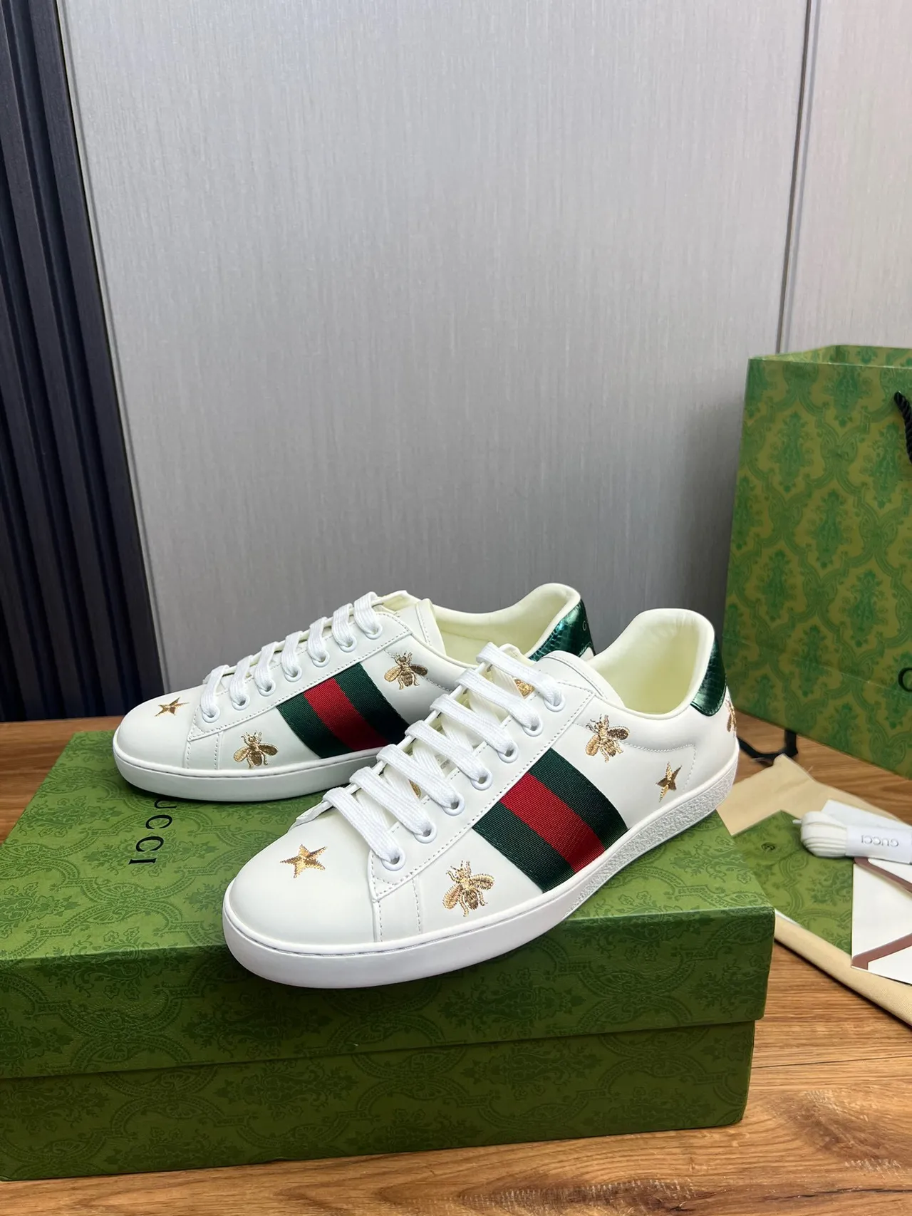 Gucci Ace White Green Leather Upper Web Stripe Detail Lifestyle Sneakers 3