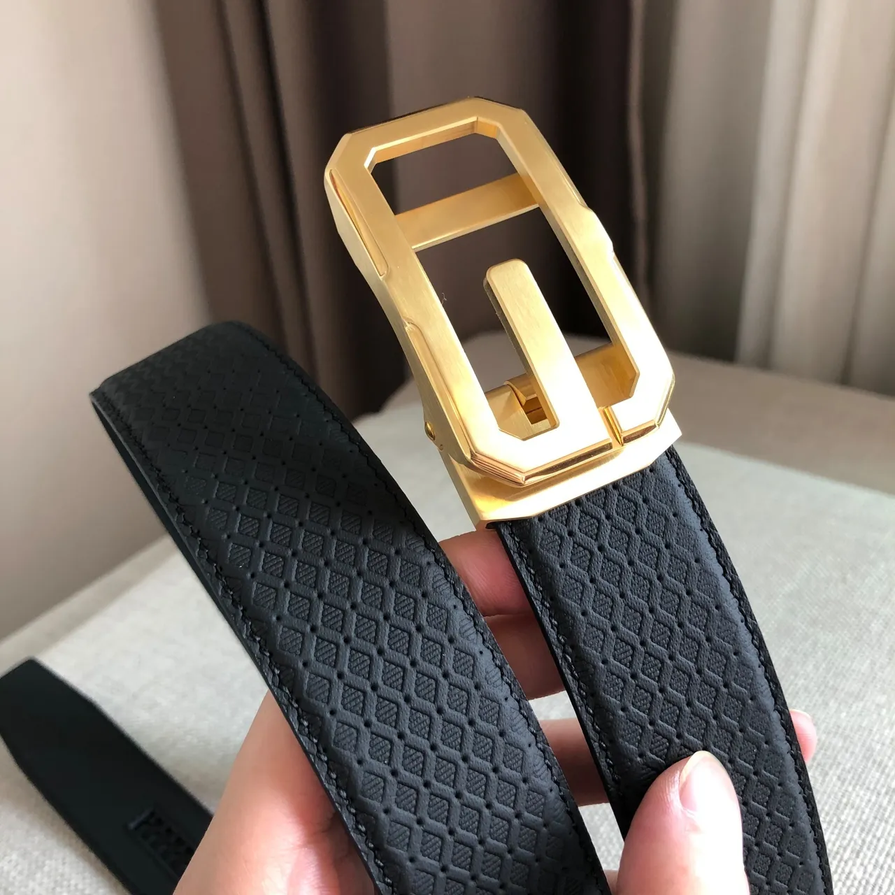 Gucci Automatic Sliding Buckle Belt Black Silver Perforated Diamond-Pattern Leather Belt 3