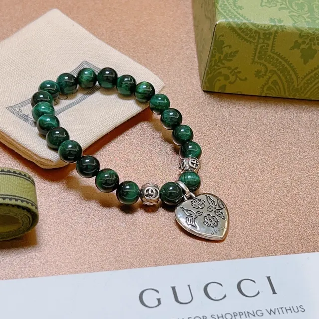 Gucci Beaded Green Malachite-Style Stone and Silver-Tone Heart Pendant Bracelet 2