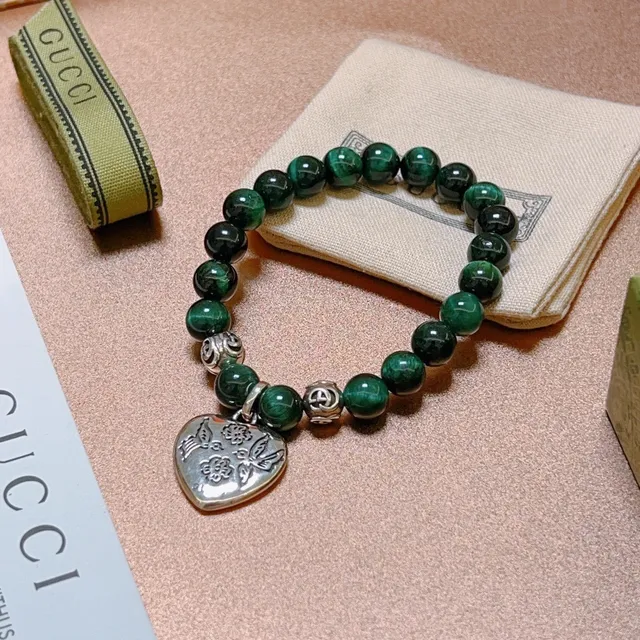 Gucci Beaded Green Malachite-Style Stone and Silver-Tone Heart Pendant Bracelet 4