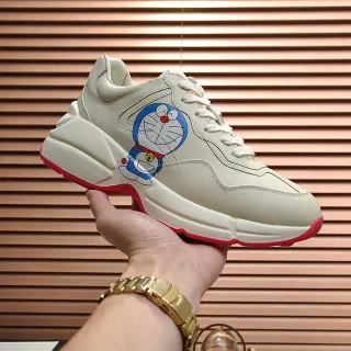 Gucci حذاء رياضي بيج كعب أحمر جلدي سميك