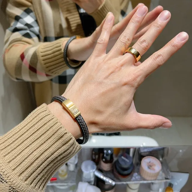 Gucci Bracelet en Cuir Tressé Noir et Or avec Fermoir Magnétique 8