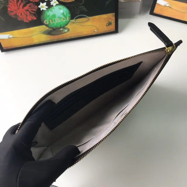 Gucci Noir Or Cuir texturé granité entrelacé G logo sac à poignet 2