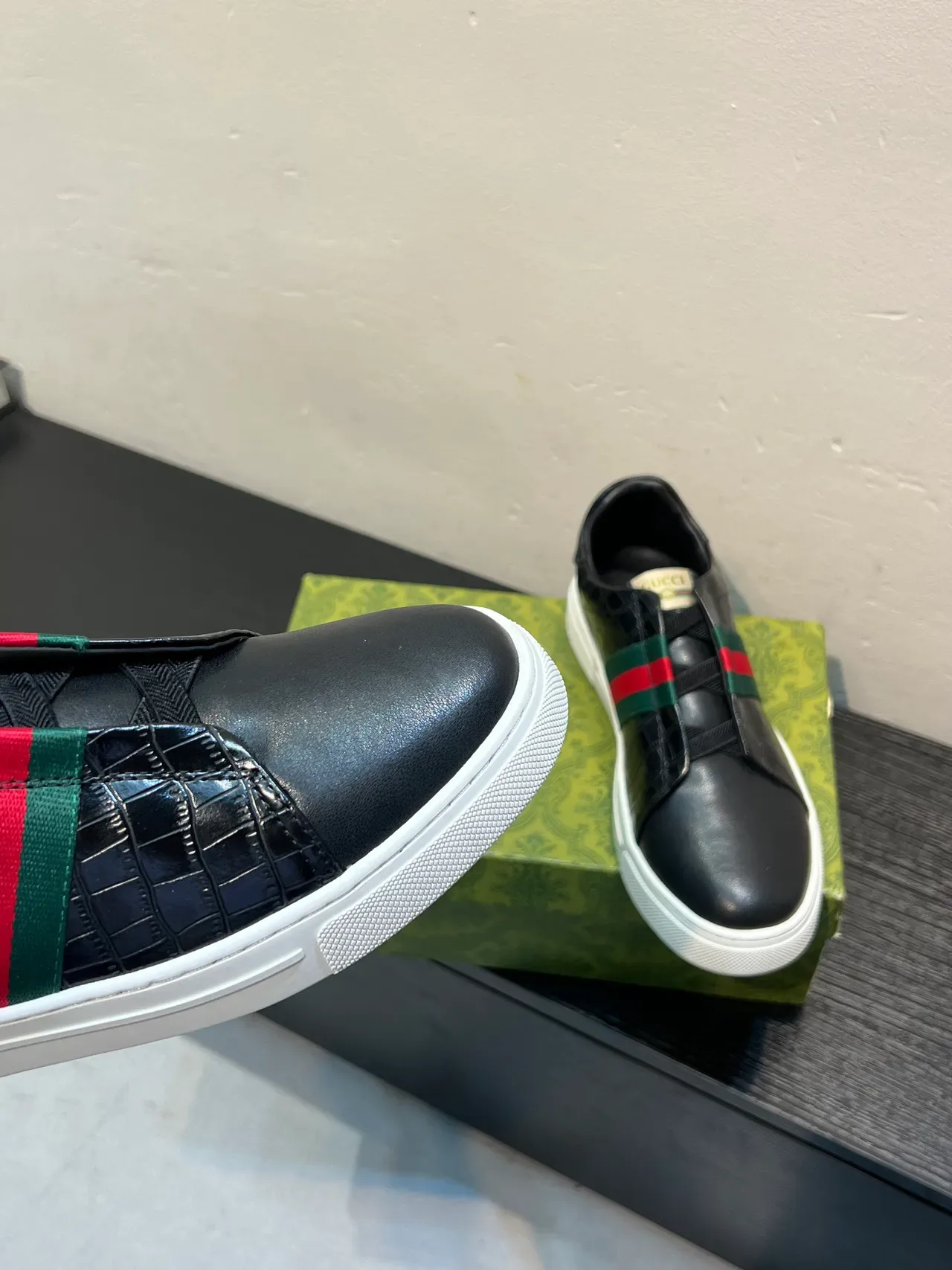 Gucci Black Green Slip-On Croc-Embossed Leather Lifestyle Sneakers 8