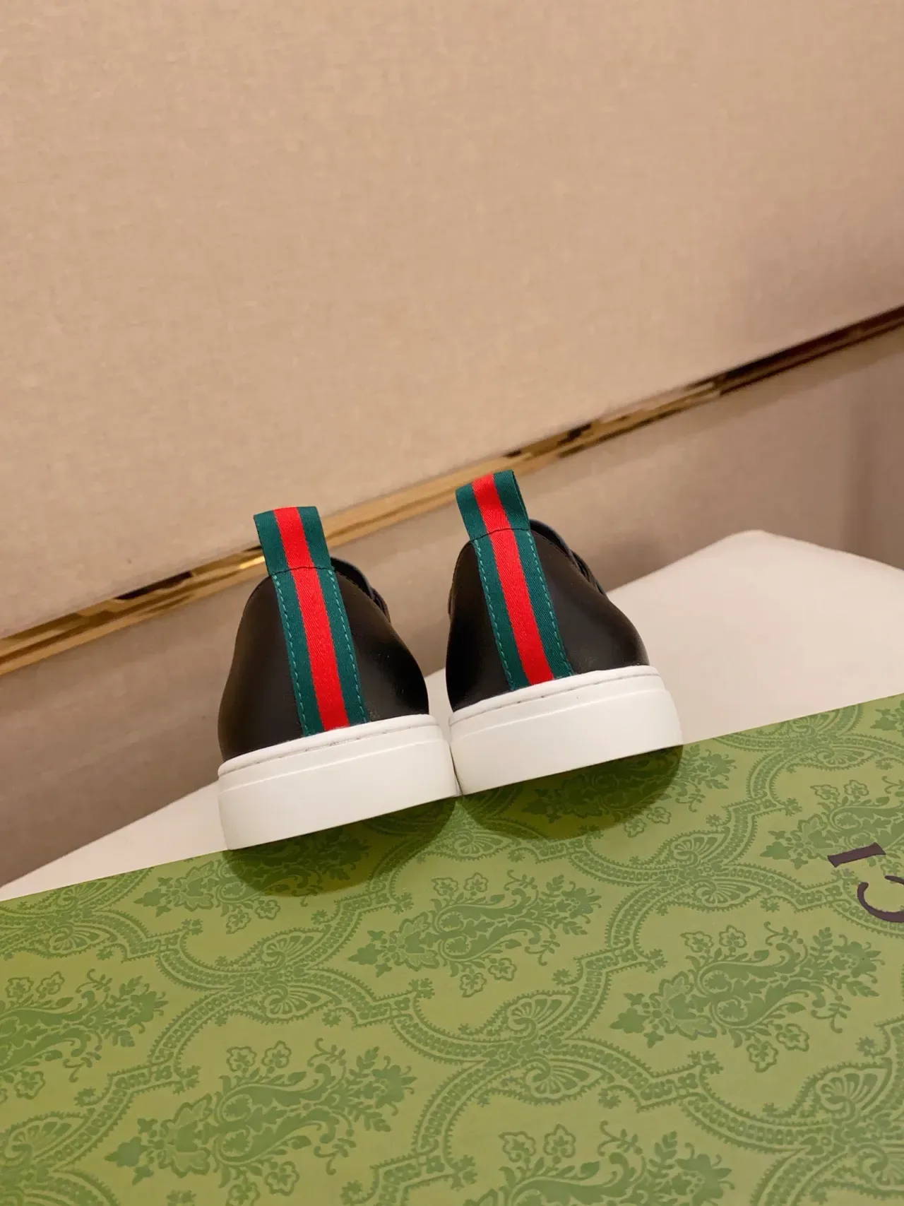 Gucci Black Green Slip-On Leather Upper Lifestyle Sneakers 9