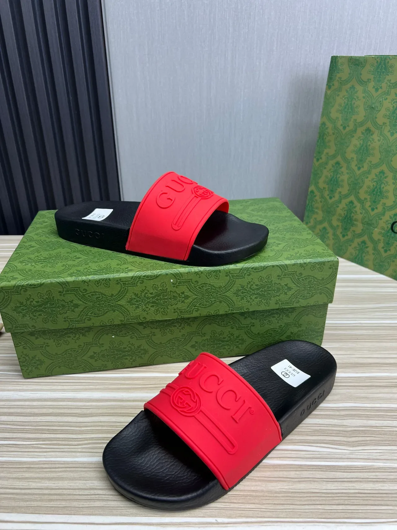 Gucci Black Red Molded Leather Footbed Bold Rubber Strap Slippers 7