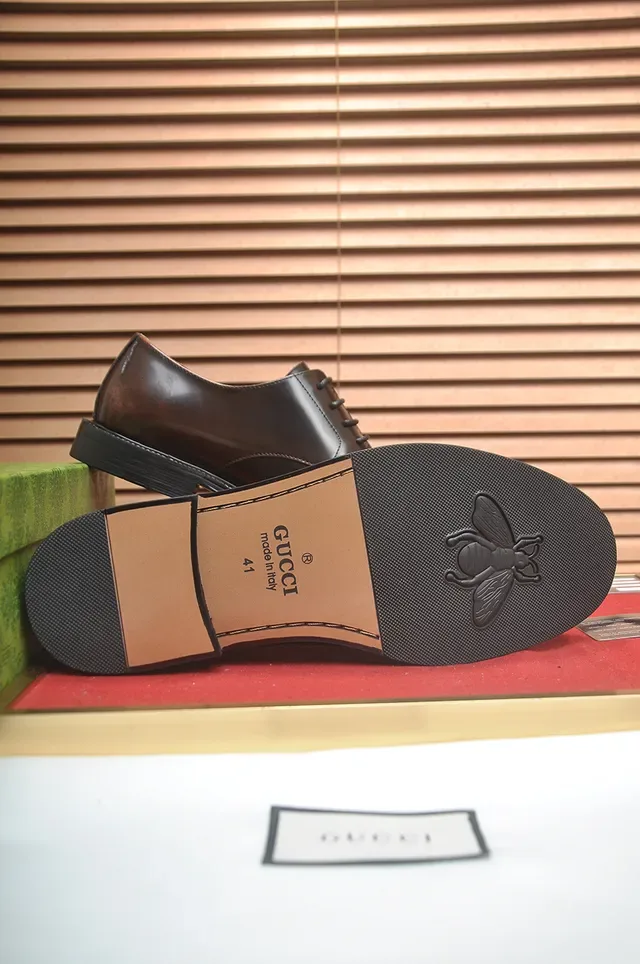 Gucci Chaussures Oxford Cuir Poli Marron Noir Bout de Cap 3