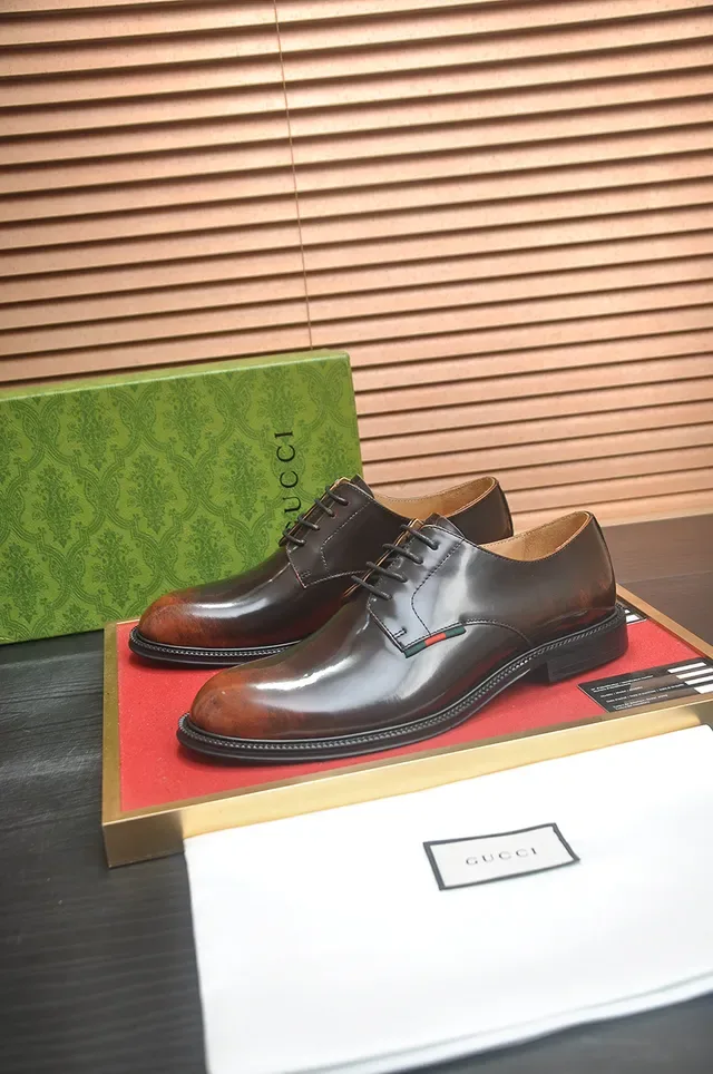 Gucci Chaussures Oxford Cuir Poli Marron Noir Bout de Cap 4