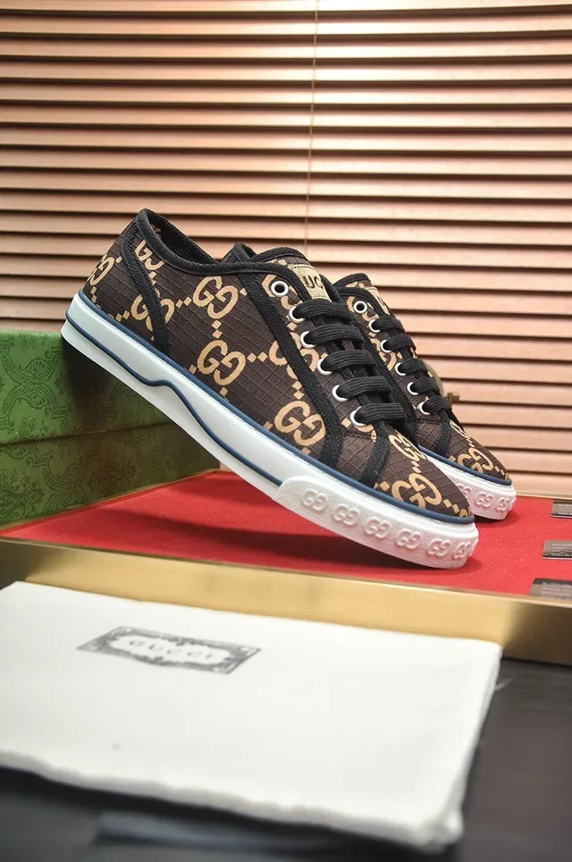 Gucci Tênis Lifestyle Marrom Branco GG Monogram Lona Costura Navy 3