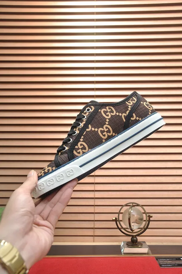 Gucci Tênis Lifestyle Marrom Branco GG Monogram Lona Costura Navy 5