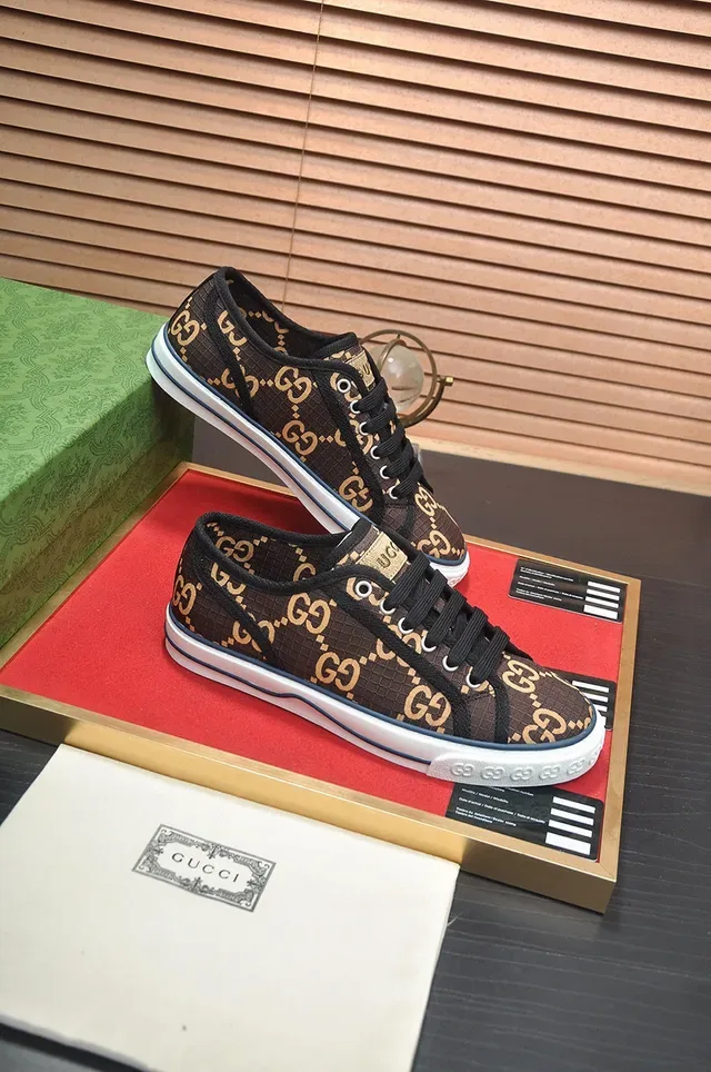 Gucci Tênis Lifestyle Marrom Branco GG Monogram Lona Costura Navy 6