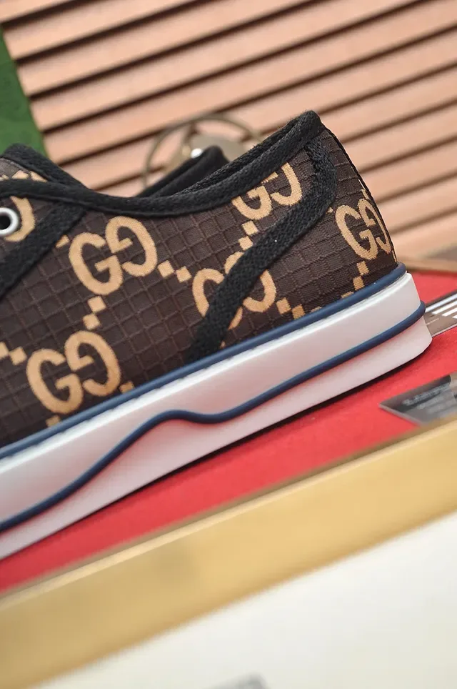 Gucci Tênis Lifestyle Marrom Branco GG Monogram Lona Costura Navy 9
