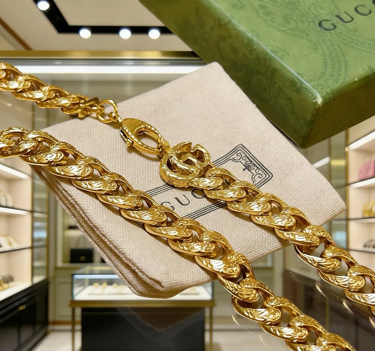 Gucci Chunky Curb-Link Gold-Tone Necklace 3