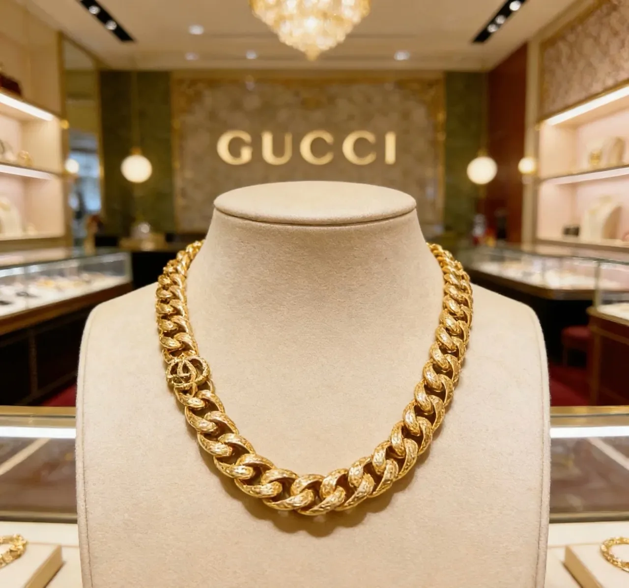 Gucci Chunky Curb-Link Gold-Tone Necklace 7