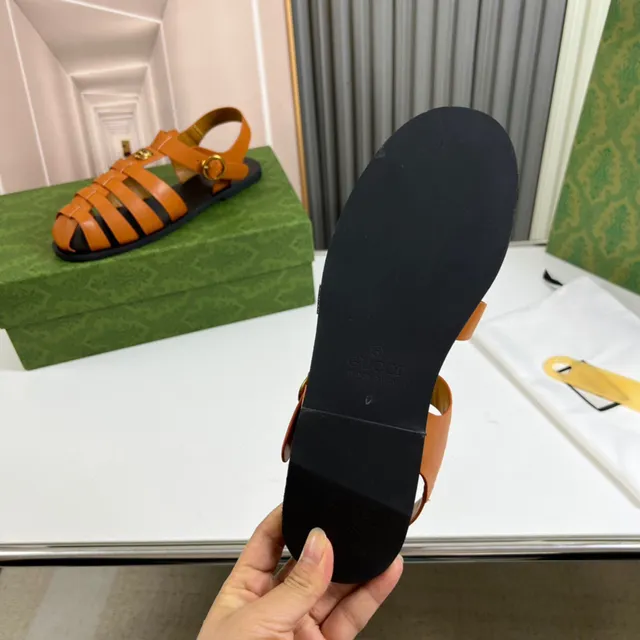 Gucci Dionysus Gladiator Sandal Sandale gladiateur orange noir multi-sangle médaillon tête de lion sandales gladiatrices 2