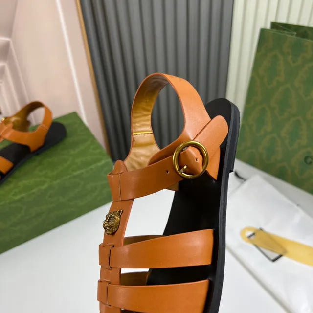 Gucci Dionysus Gladiator Sandal Sandale gladiateur orange noir multi-sangle médaillon tête de lion sandales gladiatrices 3