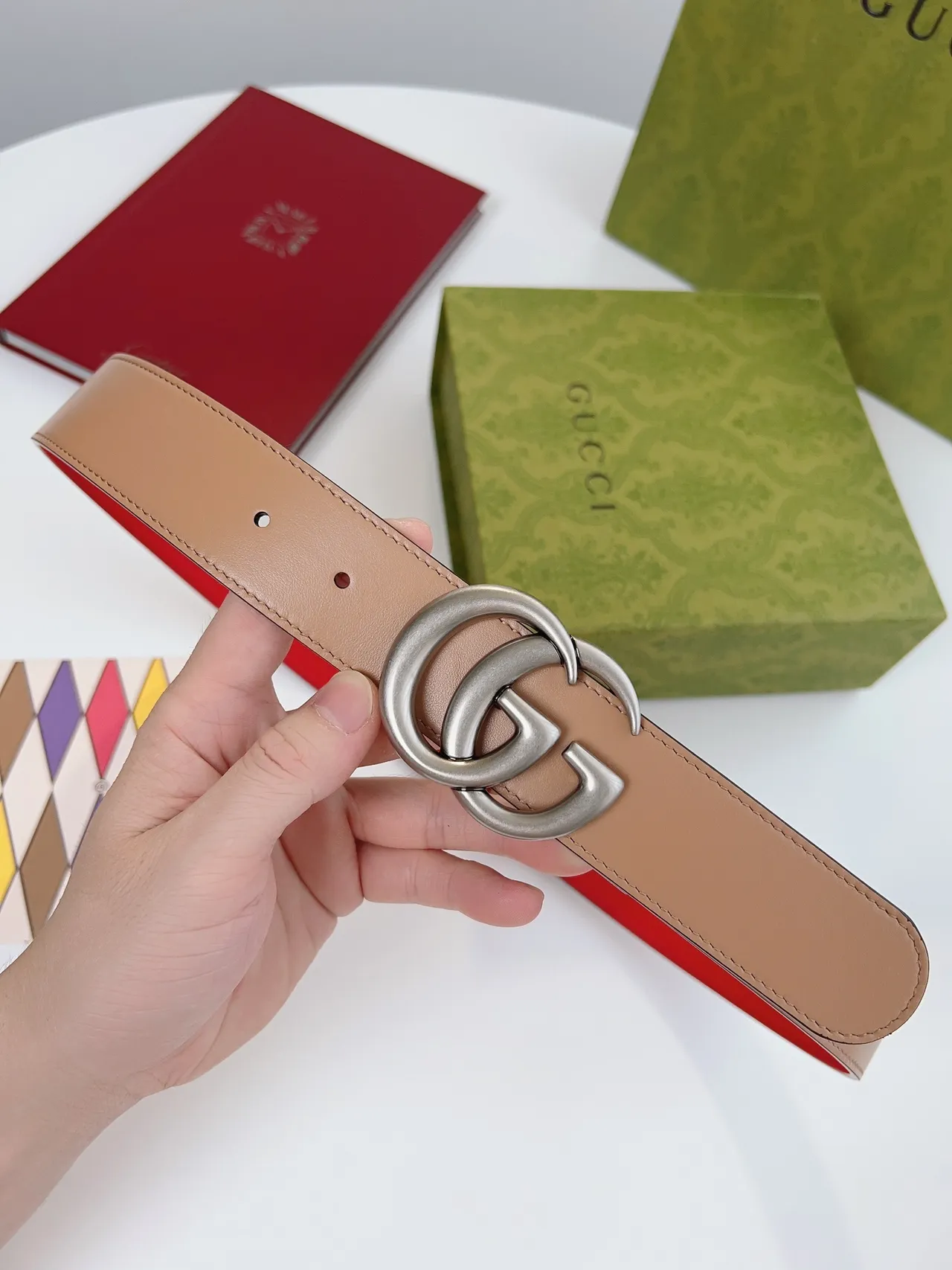 Cinturón Gucci Double G Rojo y Beige de Cuero 8