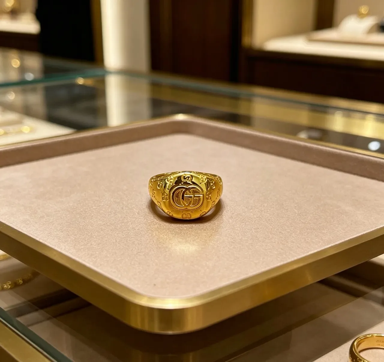 Gucci Double G Signet Gold Ornate Monogram Band Ring 4